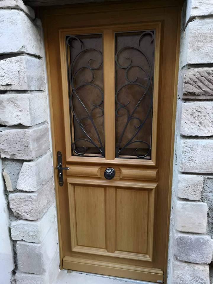Porte d'entrée bois Colmar